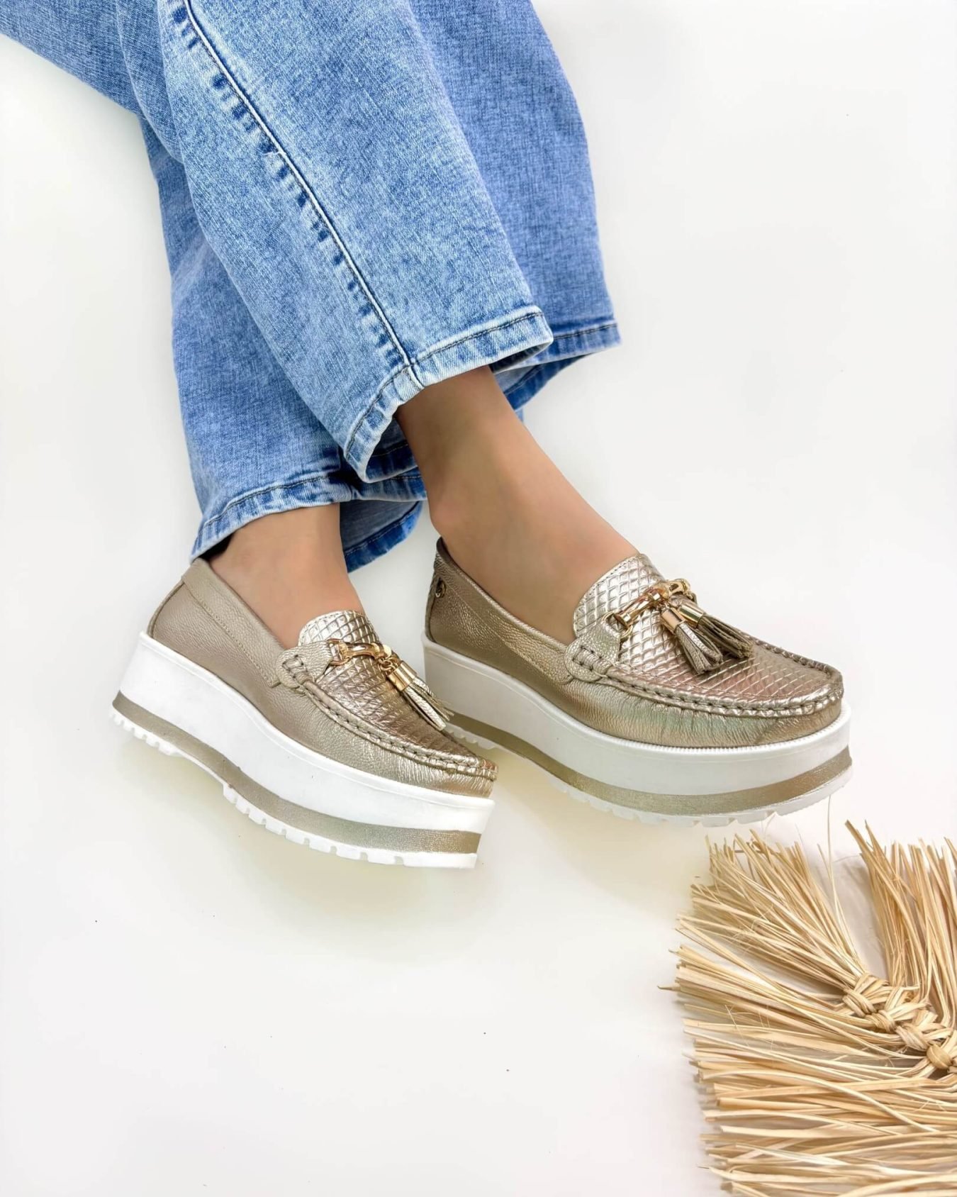 Mocasin Grecia Dorado