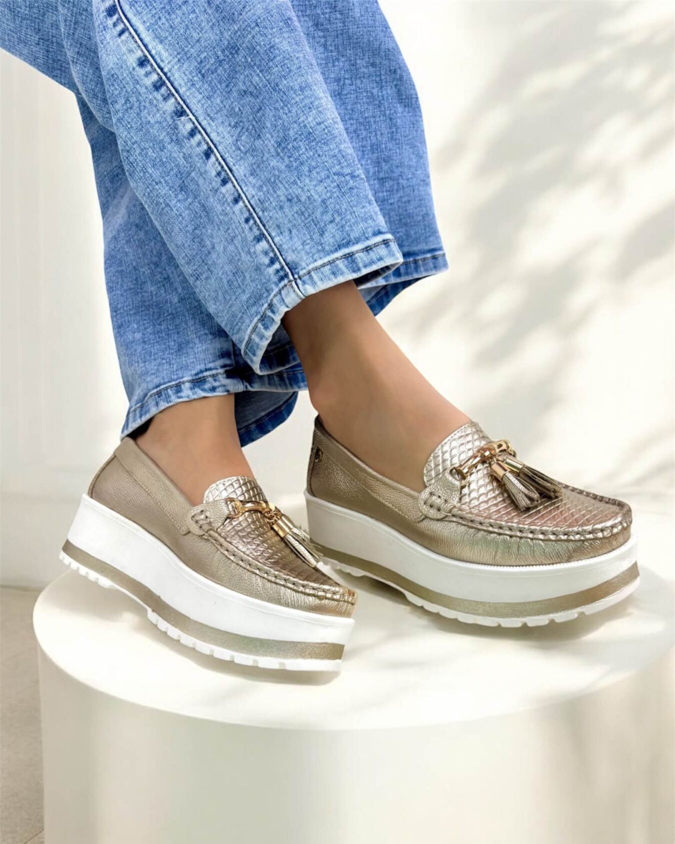 Mocasin Grecia Dorado