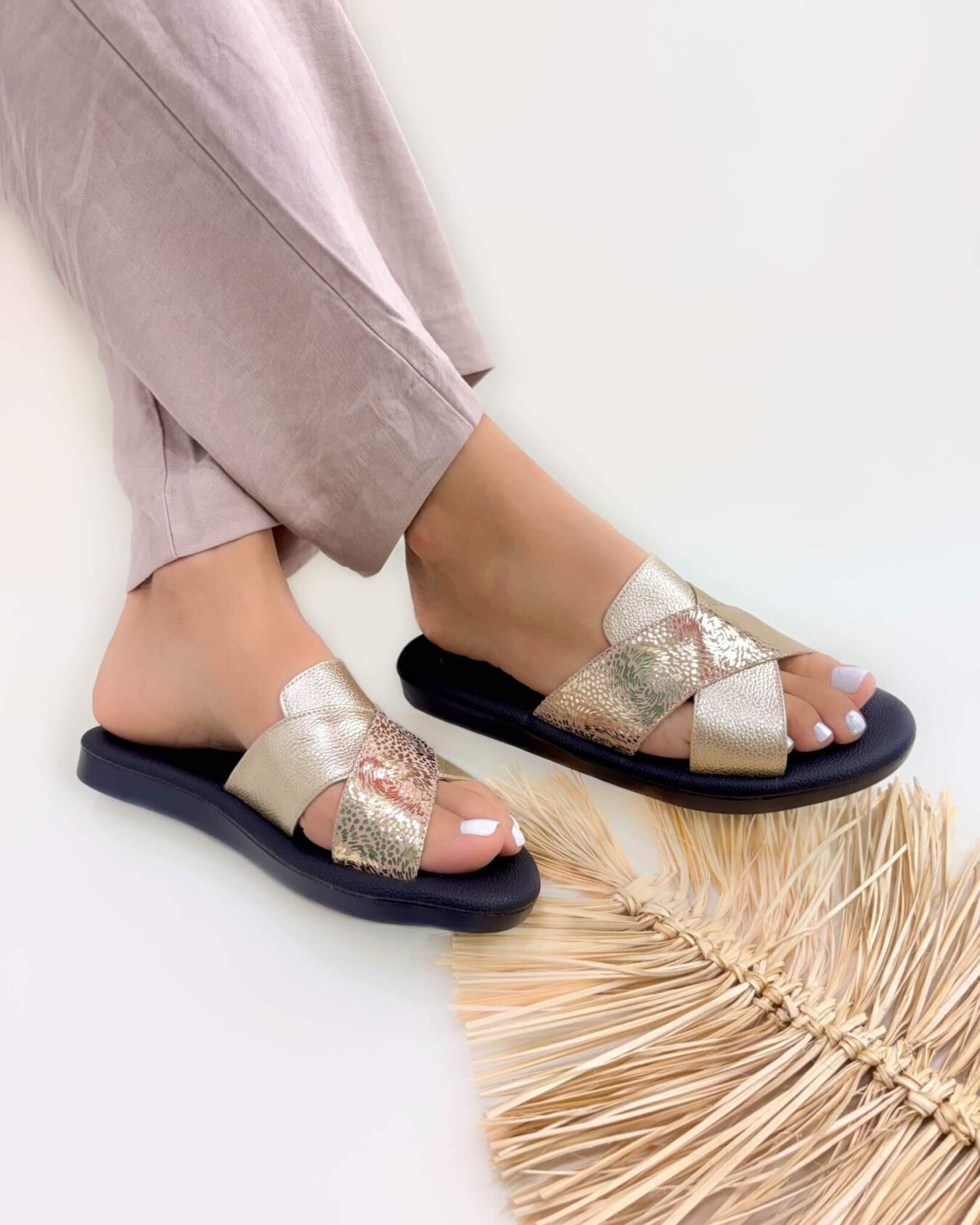 Sandalia Greta Dorado