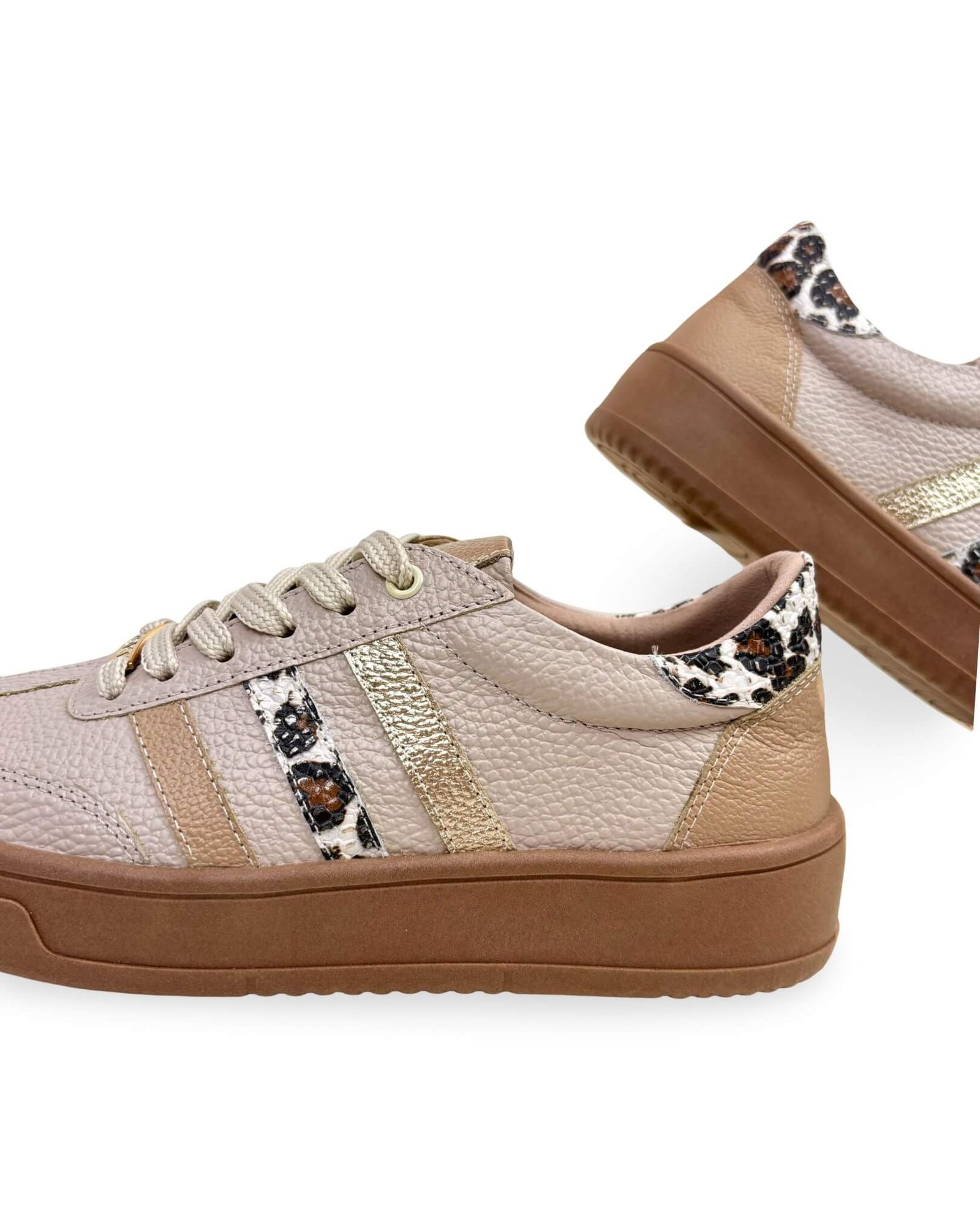 Deportivo Zoe Arena Print - Image 3