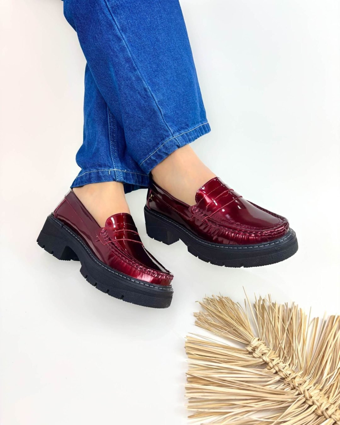 Mocasin Retro Charol Antifaz Vinotinto