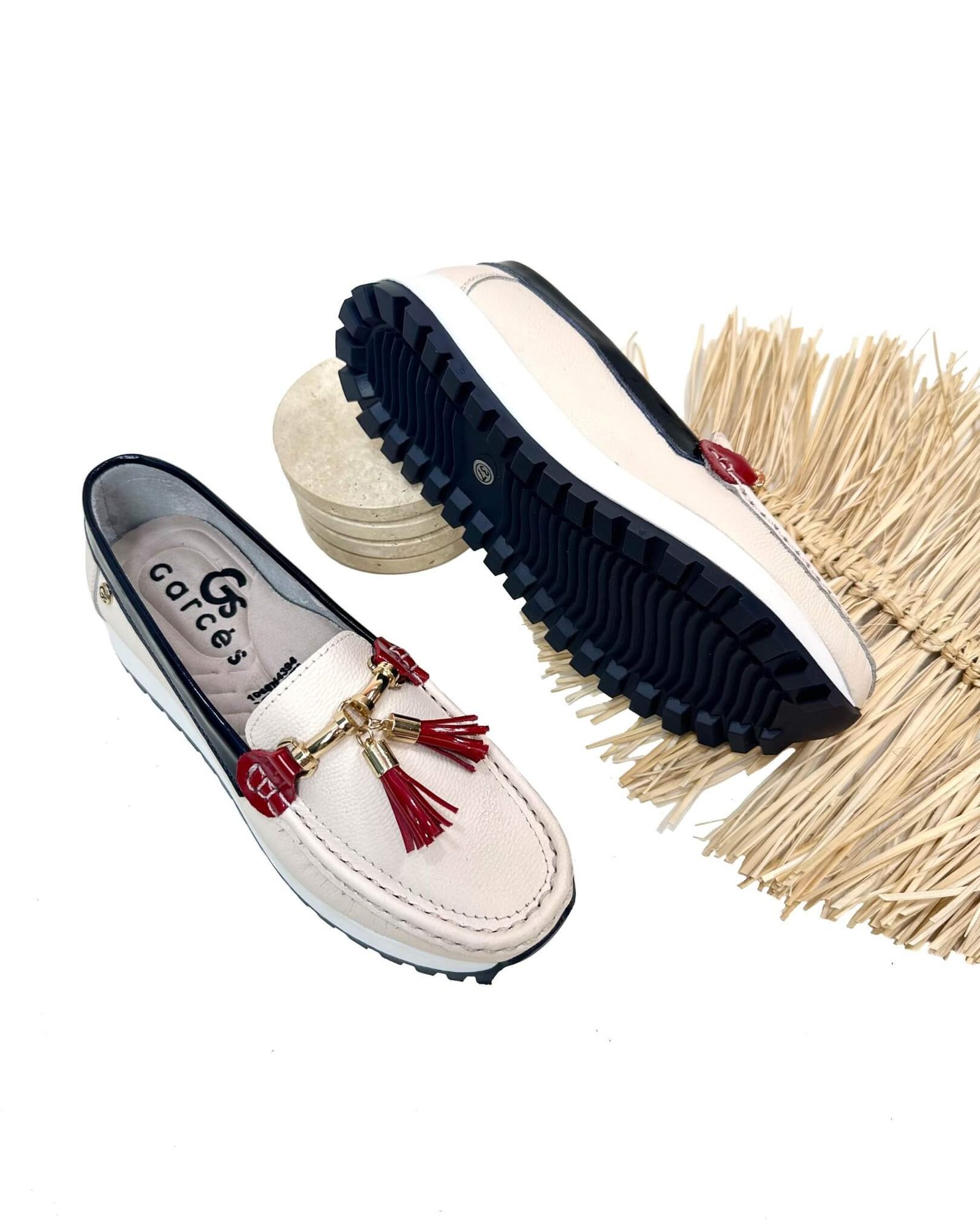 Mocasin Camila Beige Azul Rojo - Image 4